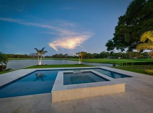 19 Hibiscus Rd, Belleair, FL 33756