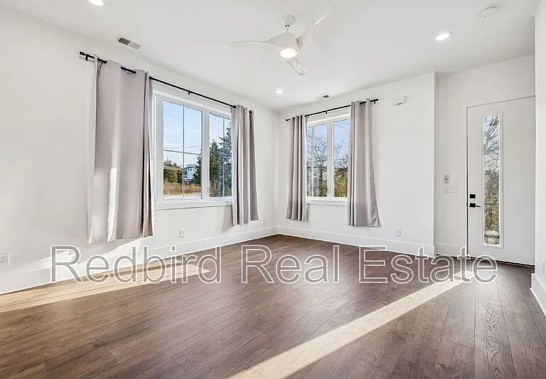 2050 McKinley St — Photo 3