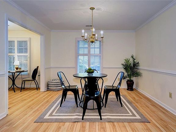 4th image of 225 Woodmere Dr #8A