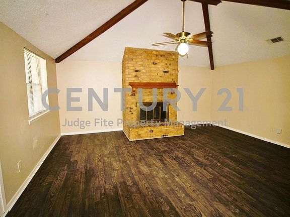 2nd image of 1743 Meadow Crest Ln