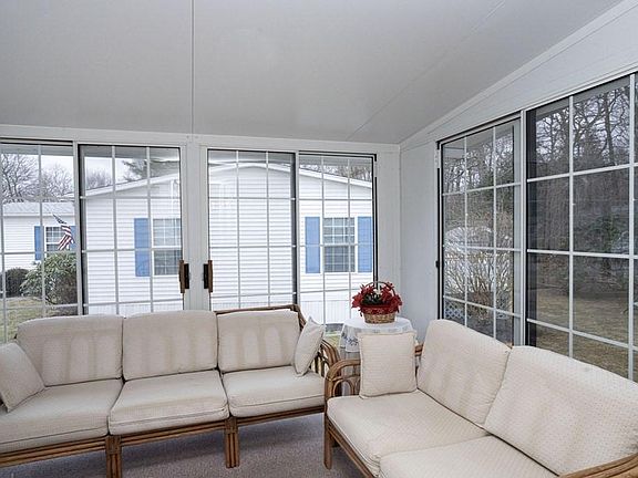 3rd image of 50 Highland St #250