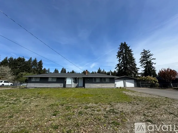 703 Military Rd E, Tacoma, WA 98445