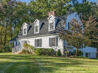 66 Lowery Ln, Mendham, NJ 07945