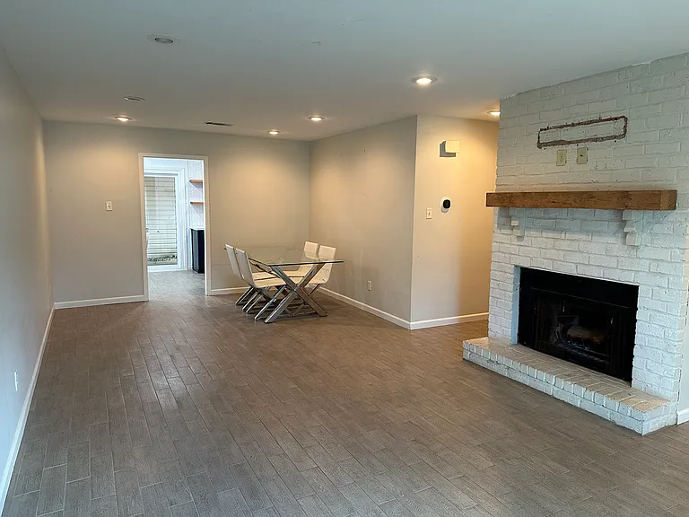 1008 Sunmeadow Dr — Photo 4