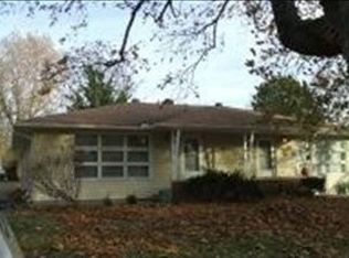 2076 SW Lincoln St, Topeka, KS 66604