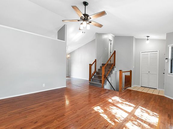 5th image of 3027 N Governeour Cir