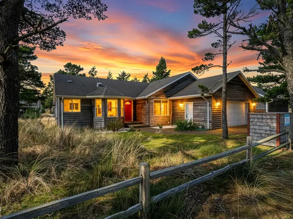 34320 Cape Kiwanda Dr, Pacific City, OR 97135