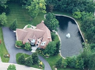 910 Wellsley Ct, Bloomfield Hills, MI 48304