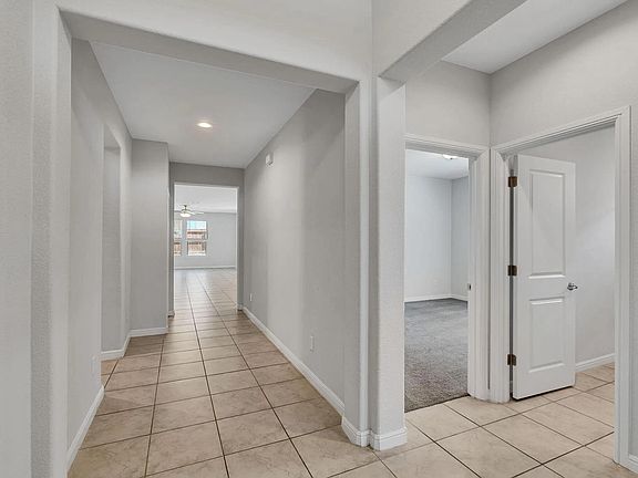3rd image of 1009 Gillespie Dr