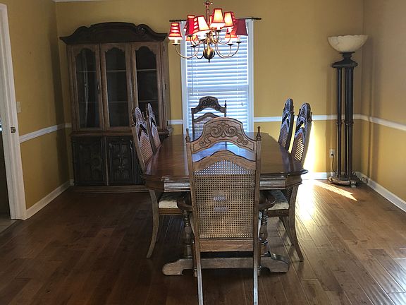 2nd image of 49 Abbey Ln