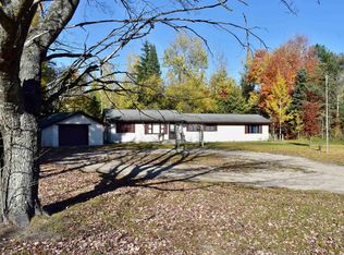 9192 Platte Rd, Honor, MI 49640