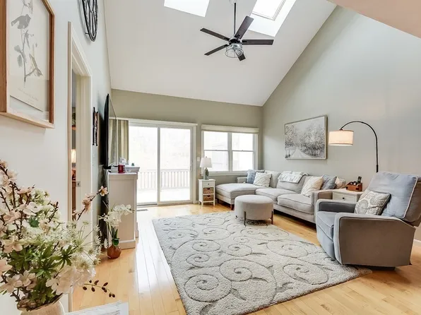 63 Bradstreete Xing #63, Plymouth, MA 02360