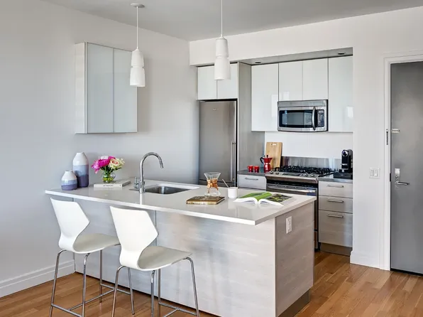 550 West 54th Street 1930 image 1 of 26