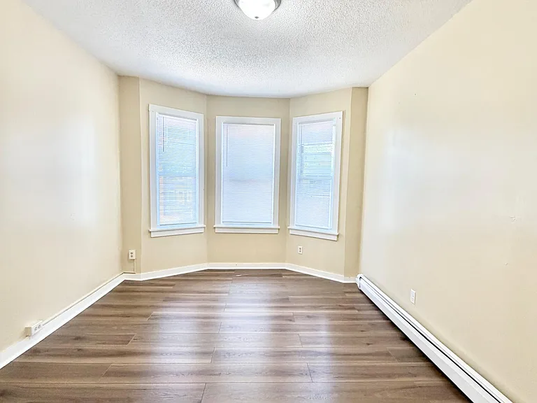 59 Derby Ave #2LS — Photo 8