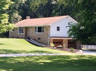 7129 Red Brush Rd, Ravenna, OH 44266