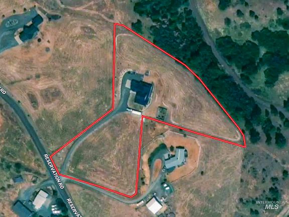 4th image of 659 Reservation Line Rd