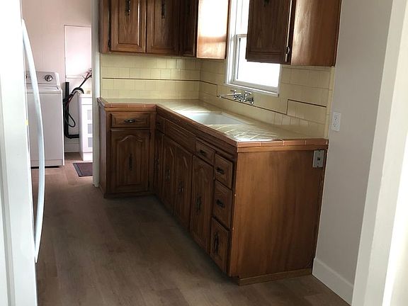 3rd image of 272 N Claremont Ave