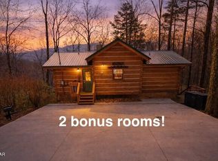 1016 Rast Ct, Gatlinburg, TN 37738