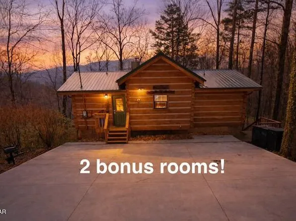 1016 Rast Ct, Gatlinburg, TN 37738