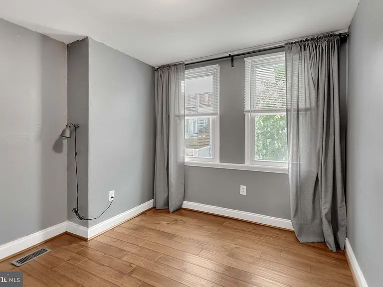 1525 S 19th St — Photo 15