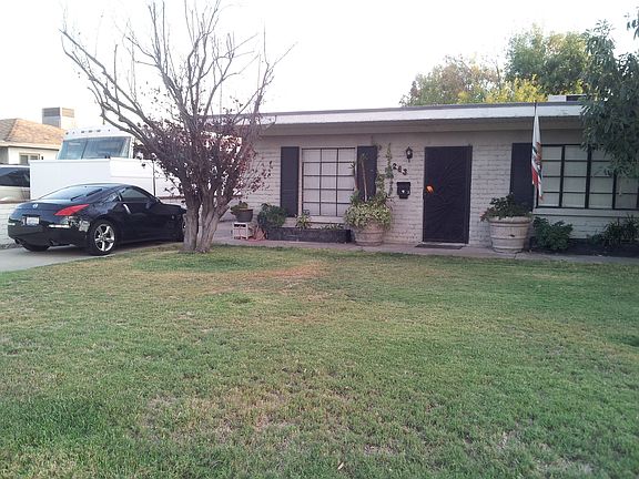 2nd image of 263 E 47th St