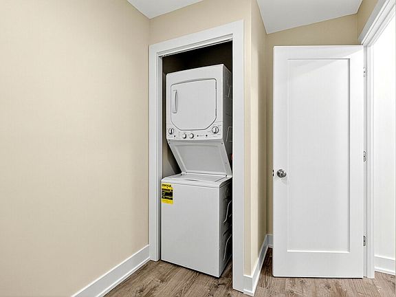 5th image of 567 Summit House West Ctr