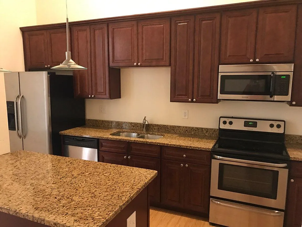 2 bed, 1021 sqft, $1,415 — Photo 1