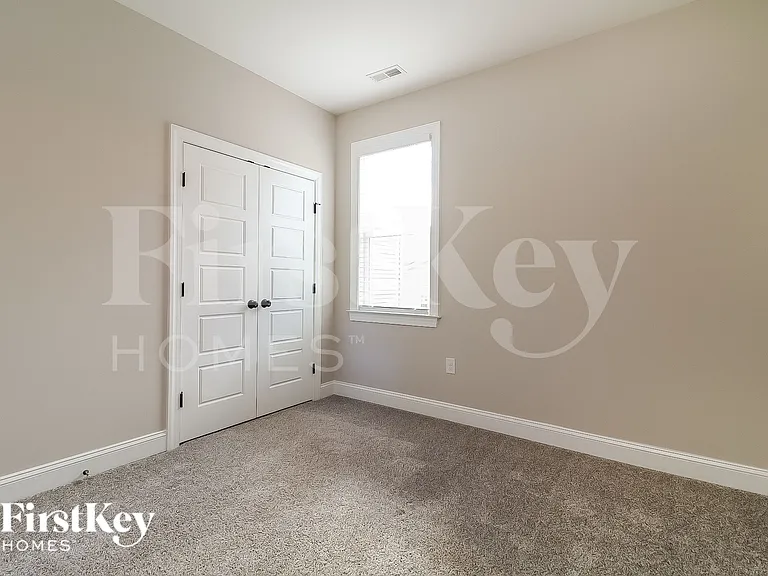 377 Ashley Woods Ct — Photo 11