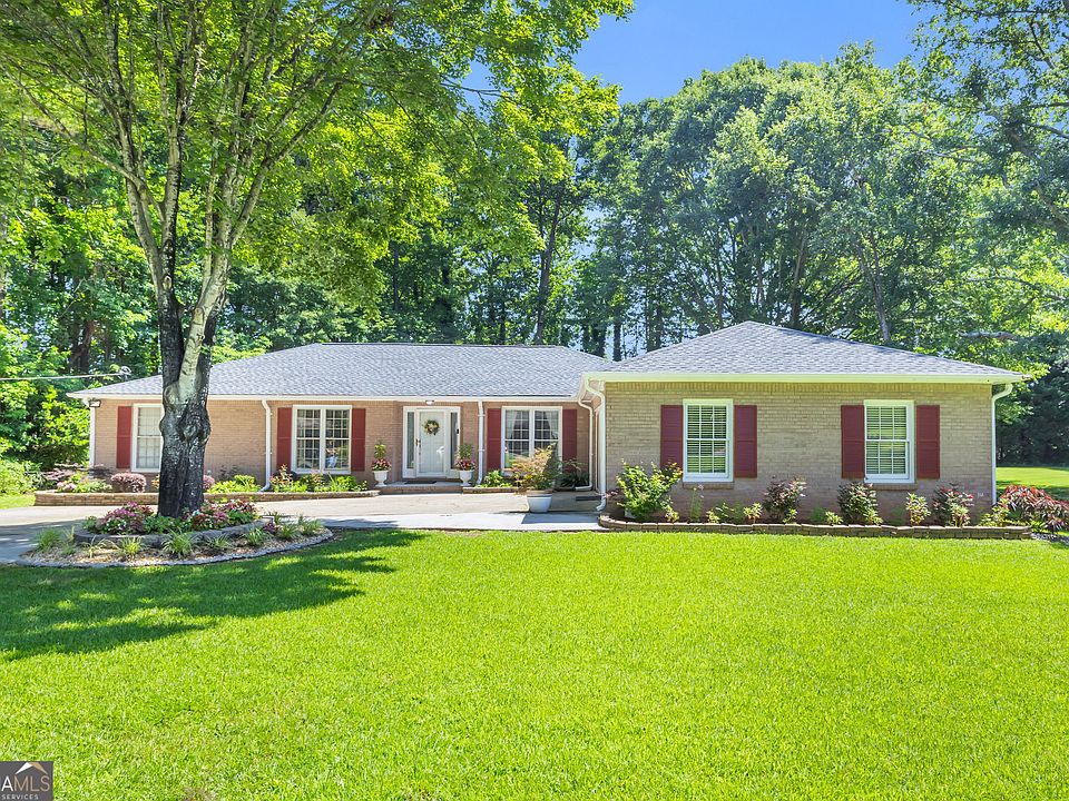 1st image of 400 Little John Dr NW #0