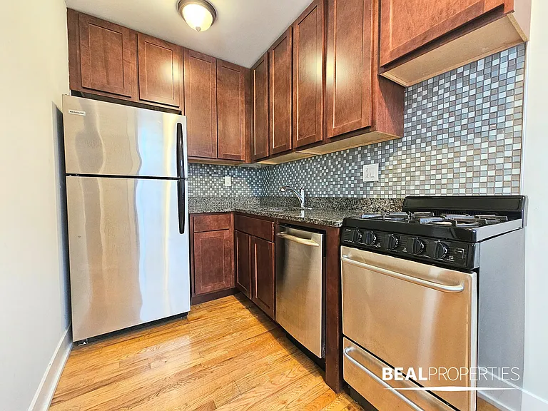 425 West Roscoe — Photo 15