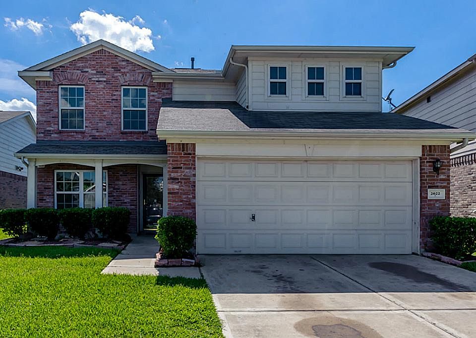 1st image of 2022 Diamond Crest Dr