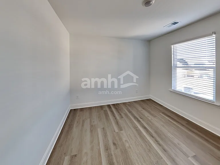 1039 Highland Walk — Photo 36