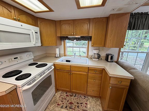5th image of 724 Monmouth Road #40
