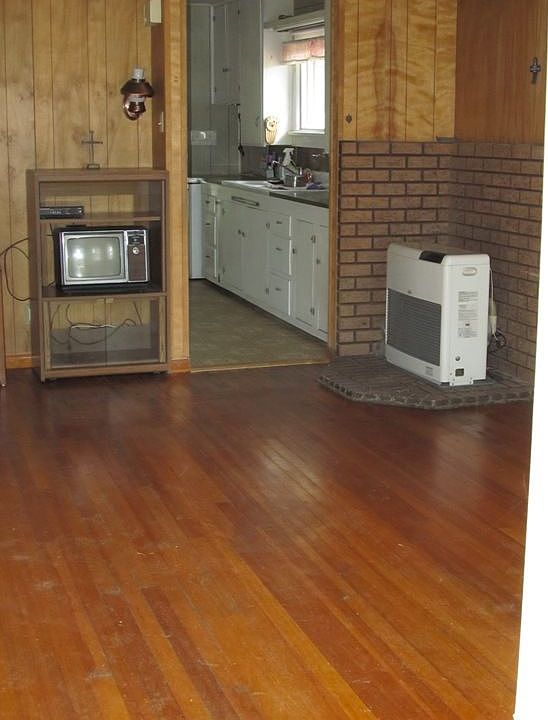 2nd image of 920 N 8th St