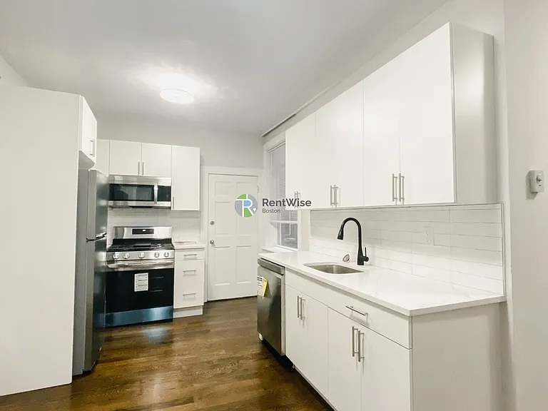 152 Salem St #5 — Photo 10