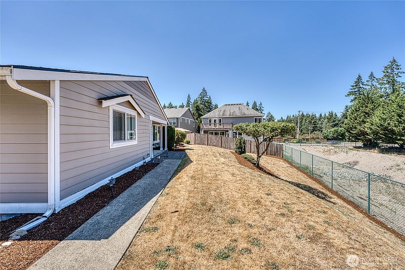 2nd image of 20404 95th Avenue E