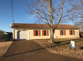 625 Foxfield Rd, Hopkinsville, KY 42240