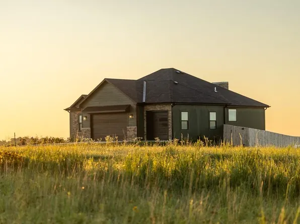 11692 Wellman Rd, Mc Louth, KS 66054