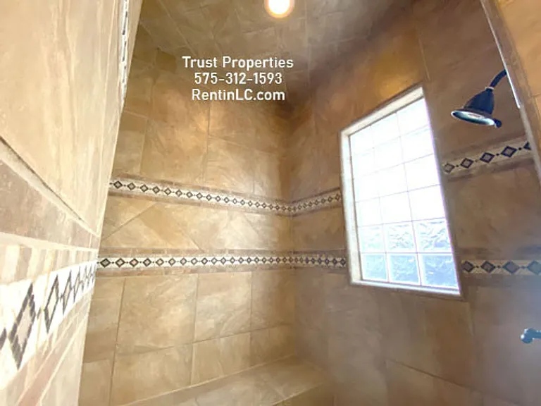 1932 Lone Tree Ln — Photo 12