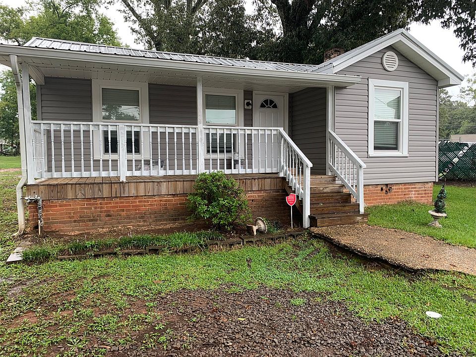 1st image of 3858 14th Pl E