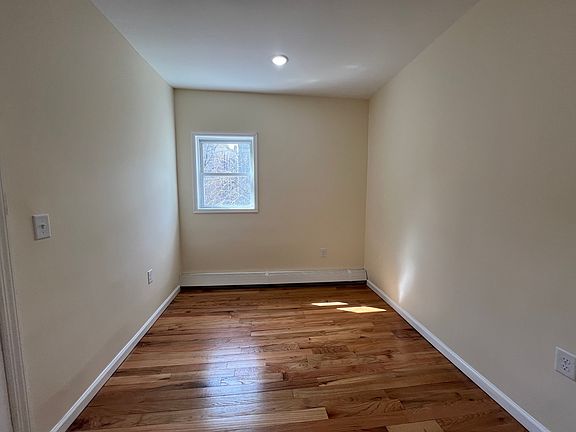 3rd image of 151 Myrtle Ave