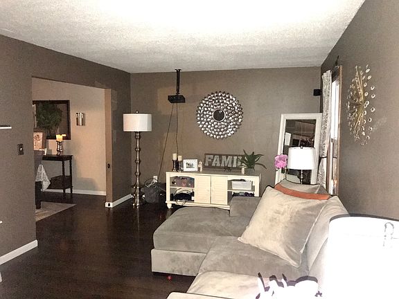 4th image of 4024 Sir Andred Dr