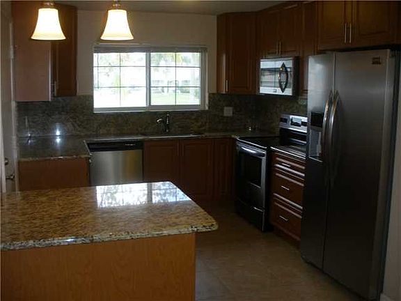 2nd image of 1780 SE Cascella Ct