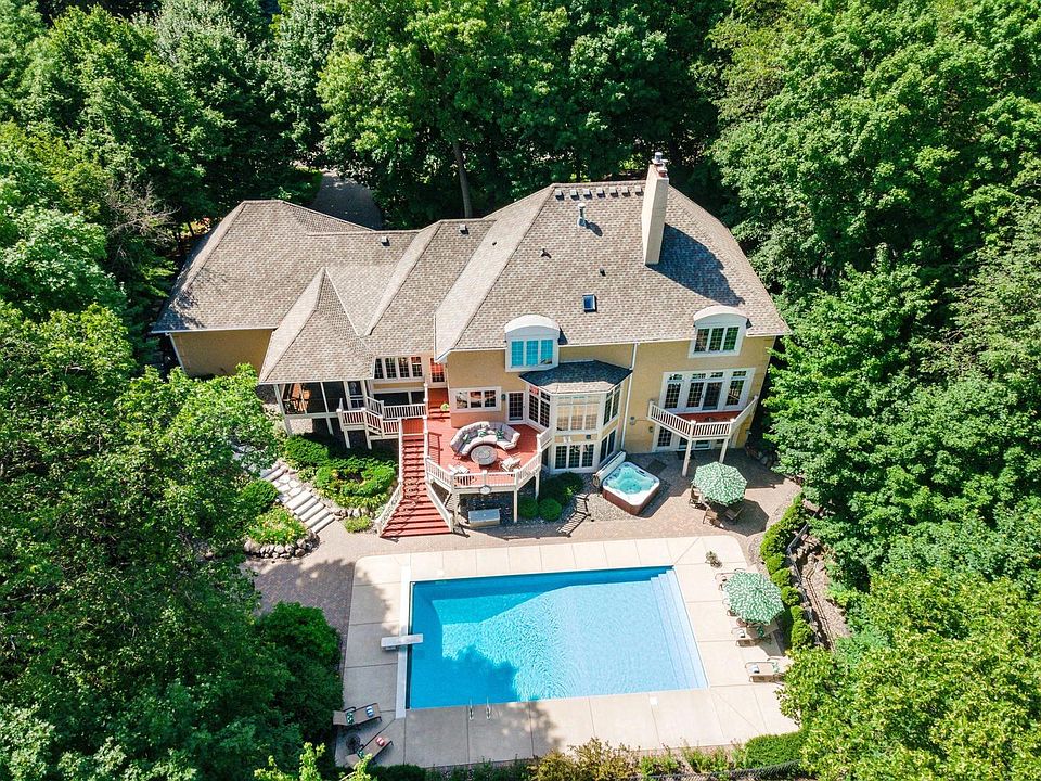 1st image of 19735 Muirfield Cir