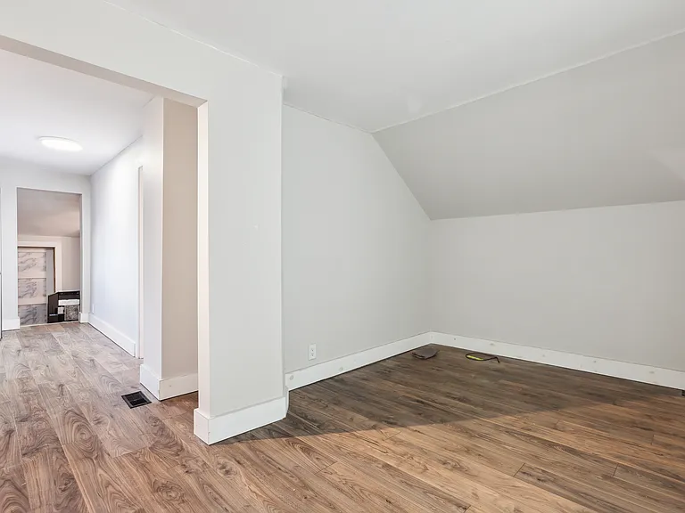 19 Seneca St #2 — Photo 7