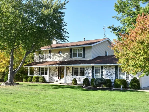 45 Oak Springs Ct, Saint Charles, MO 63304