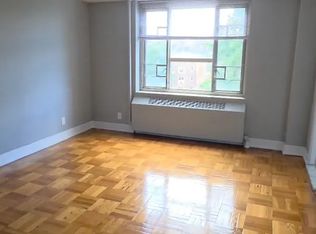 73-04 188th St #4, Fresh Meadows, NY 11366