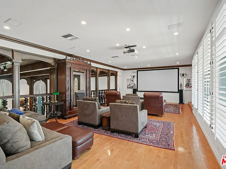 717 N Rodeo Dr — Photo 27