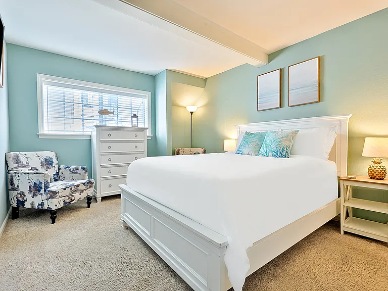 722 Isthmus Ct — Photo 18