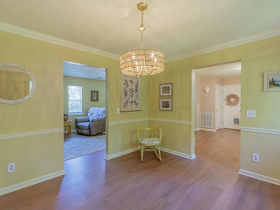 4th image of 9328 Branford Dr